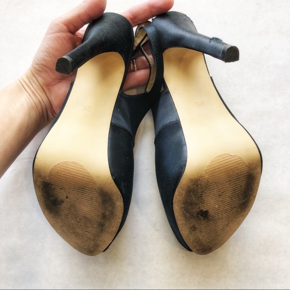 BCBGMaxAzria Cindi Black Satin Heels Size 8.5 VGUC - Picture 4 of 6